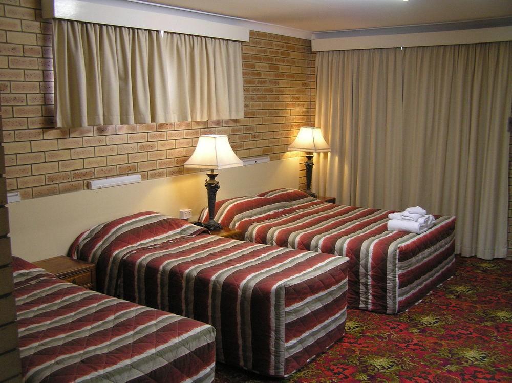 Blue Violet Motor Inn Toowoomba Buitenkant foto