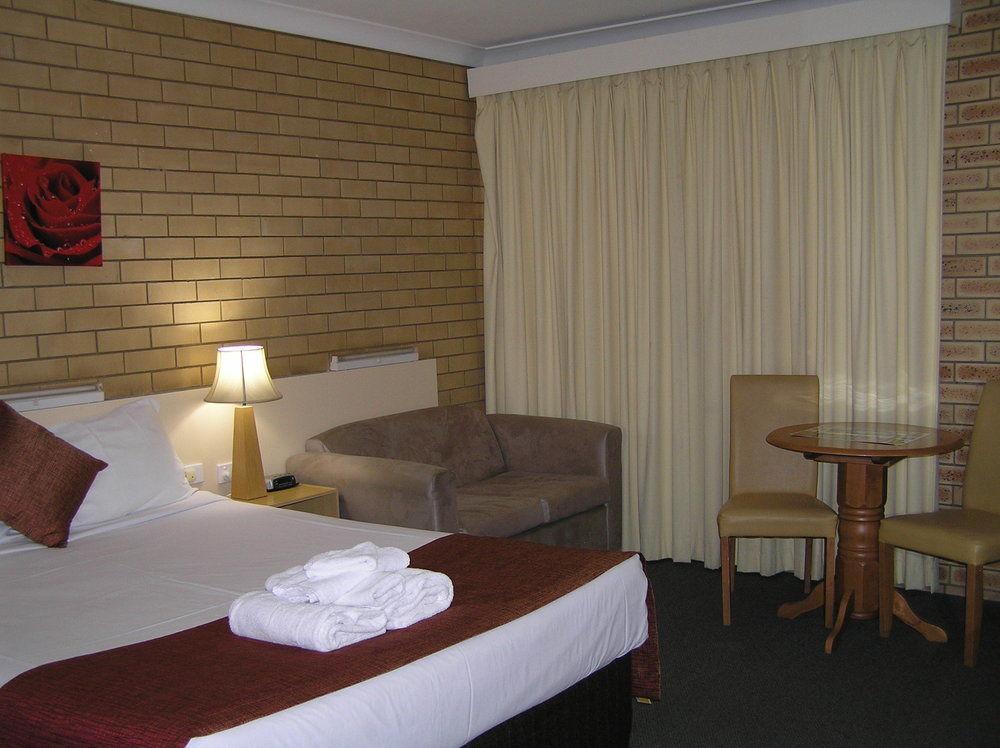 Blue Violet Motor Inn Toowoomba Buitenkant foto