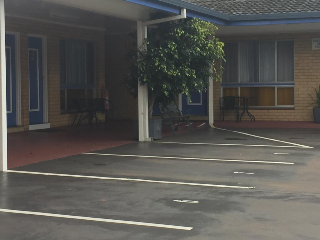 Blue Violet Motor Inn Toowoomba Buitenkant foto