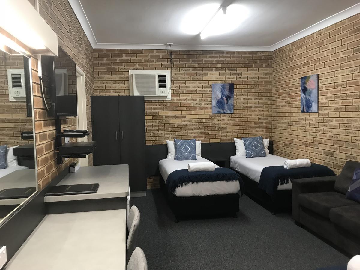 Blue Violet Motor Inn Toowoomba Buitenkant foto