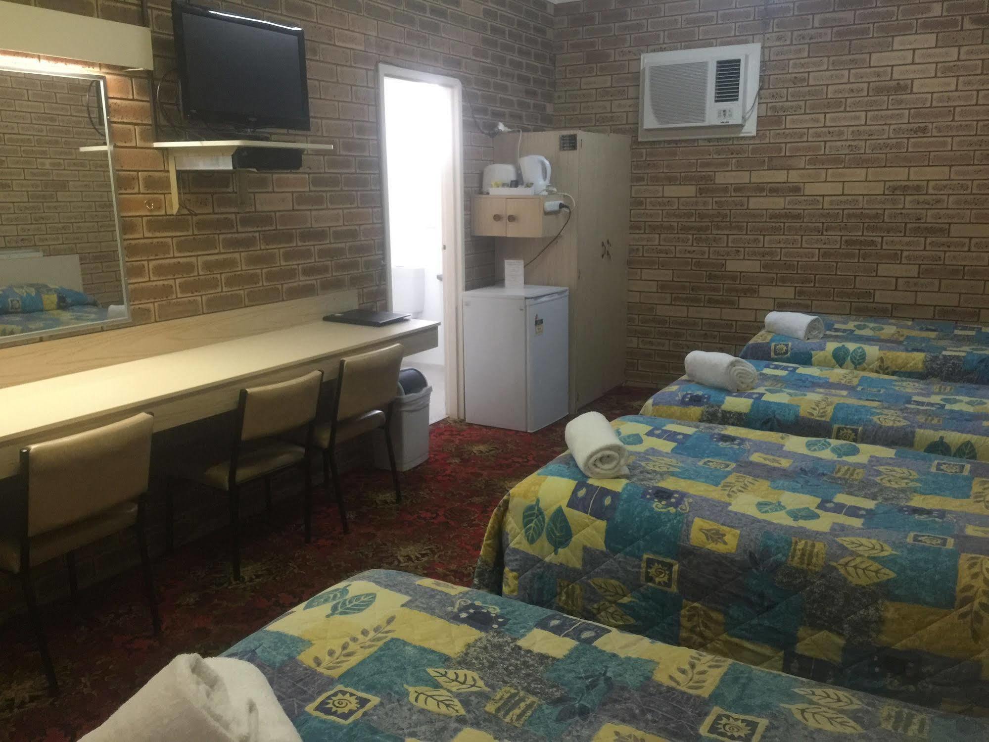 Blue Violet Motor Inn Toowoomba Buitenkant foto